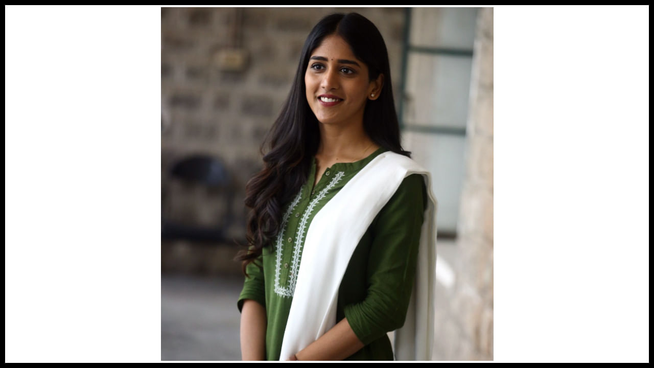 వరుస అవకాశాలతో బిజీగా మారిపోయిన కలర్ ఫోటో బ్యూటీ చాందిని చౌదరి ఫొటోస్ 