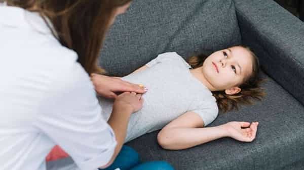 Child: మీ పిల్లలు మలబద్ధకంతో ఇబ్బంది పడుతున్నారా.. ఇంట్లోనే ఈ పద్దతులు పాటించండి..?