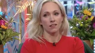 Viral Video: స్టూడెంట్స్‌ను క్రమశిక్షణలో పెట్టాలంటే ఇంత కఠినంగా వ్యవహరించాలా?.. టీచర్లపై మండిపడుతున్న నెటిజన్లు..