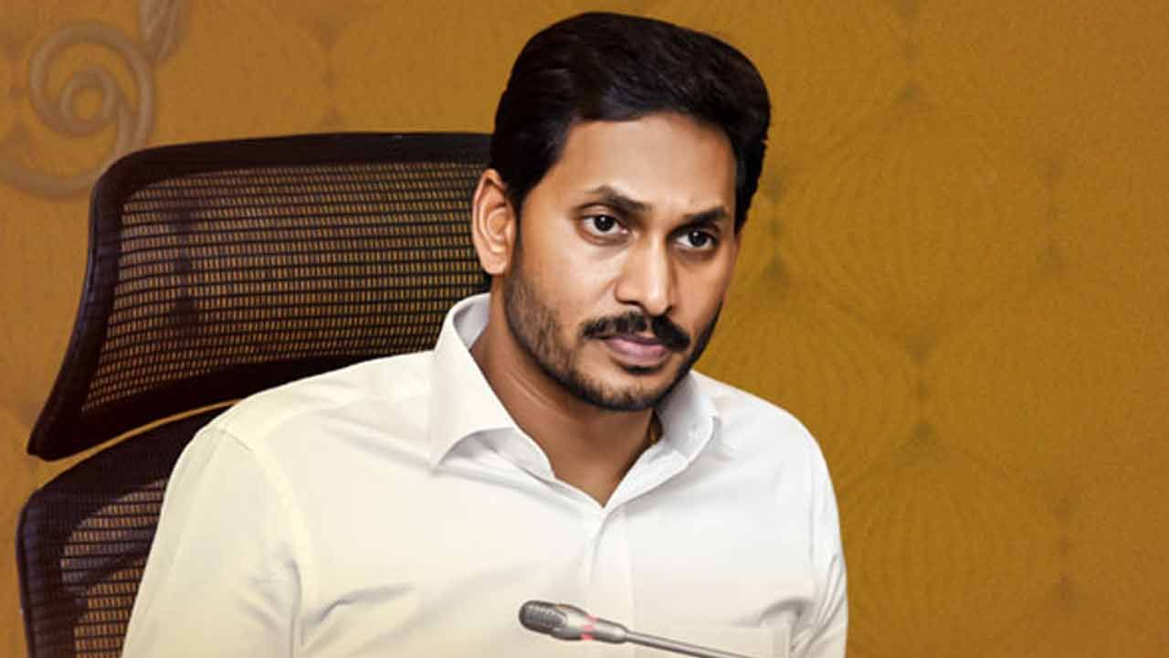 CM Jagan: ఏపీ సీఎం జగన్‌ సీరియస్‌.. అతి చేసినవారికి అక్షింతలు.. పునరావృతం కావొద్దని ఆదేశం