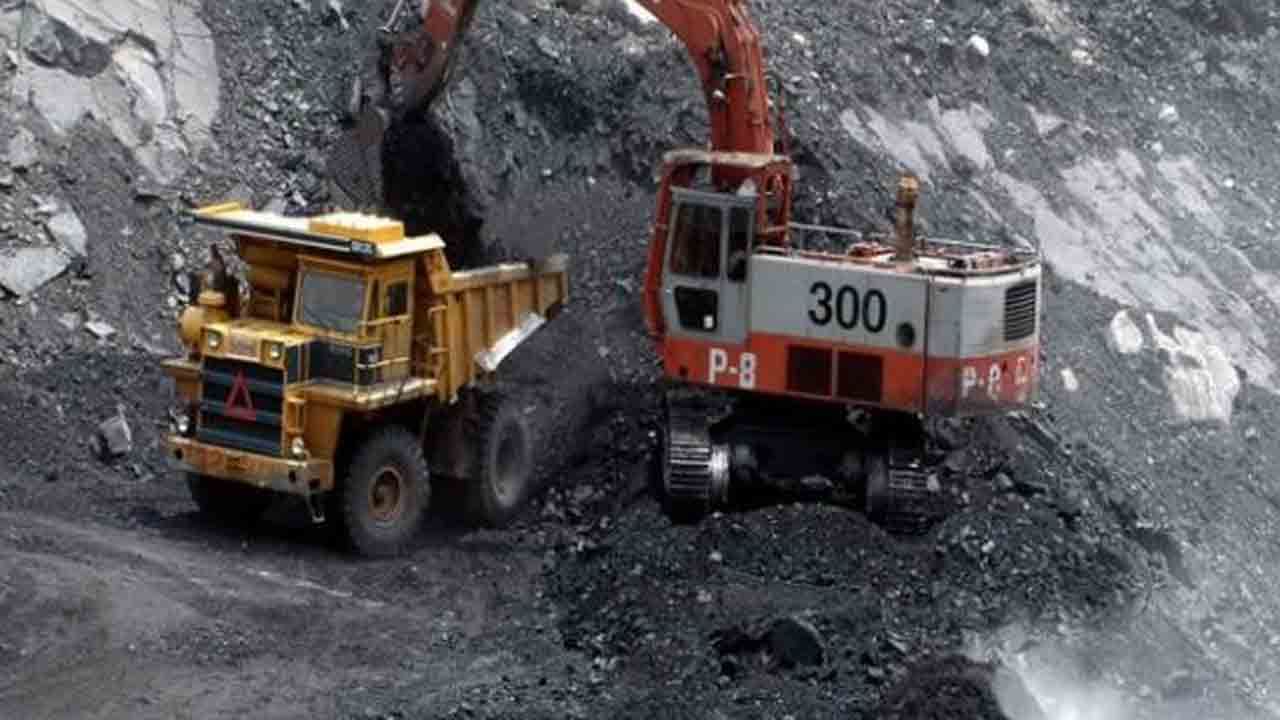 Coal Shortage: దేశంలో బొగ్గు కొరత లేదన్న కేంద్ర మంత్రి ప్రహ్లాద్ జోషి.. ఉత్పత్తి పెరుగుతున్నట్లు వెల్లడి..