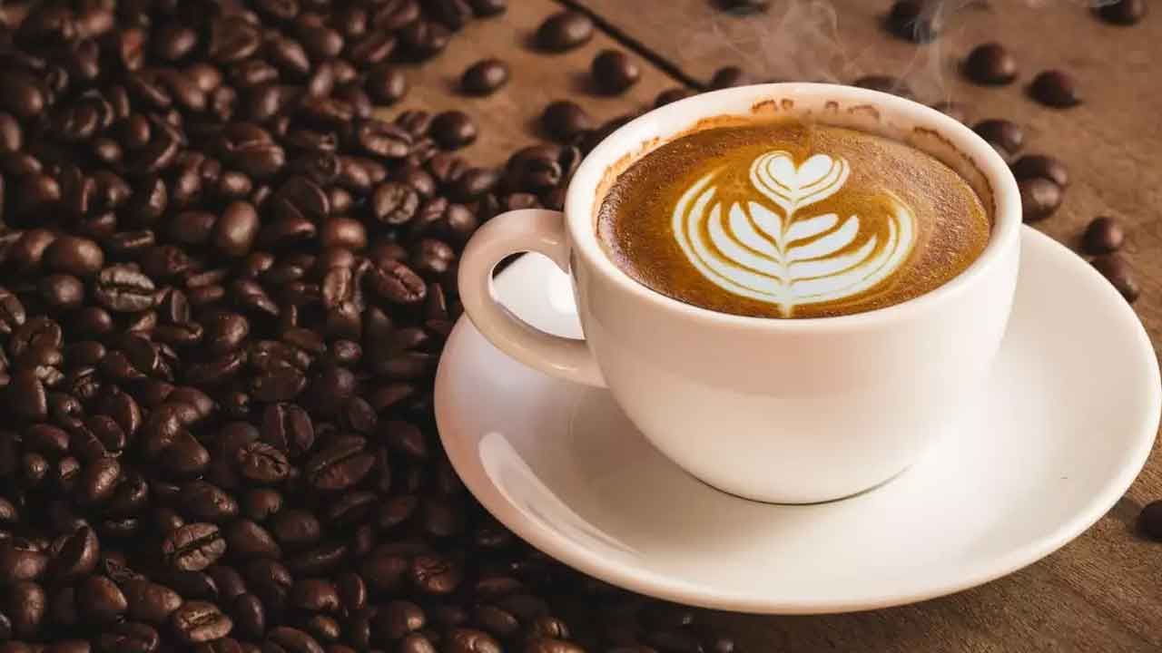 Coffee Side Effects: కాఫీ ప్రియులకు అలర్ట్.. ఉదయం లేవగానే తాగితే అంతే సంగతులు.. ఎందుకంటే..?