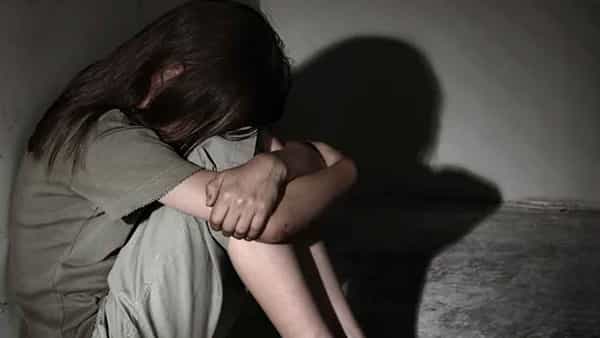 AP Crime News: ఆటో ఎక్కిన బాలికపై డ్రైవర్ కన్ను.. నిర్మానుష్య ప్రాంతానికి తీసుకెళ్తుండగా..