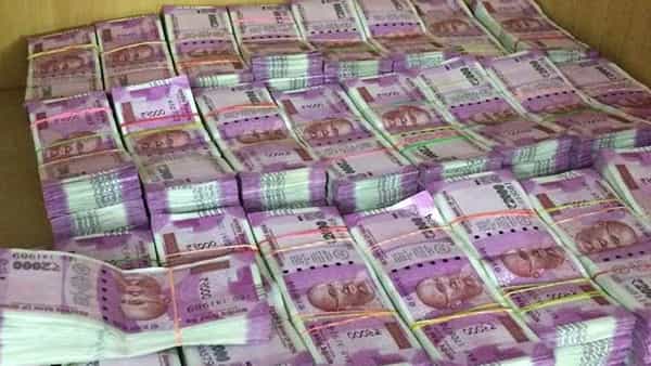 Telangana: లచ్చిందేవి కోట్లతో వచ్చింది.. ఆ మూడు అకౌంట్లలో డబ్బులే డబ్బులు.. కానీ చివరకు