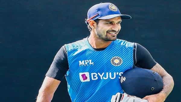 IPL 2022: ఆ టీమిండియా ప్లేయర్ ధర పెరిగింది.. వేలంలోకి కొత్తగా మరో పదిమంది..?