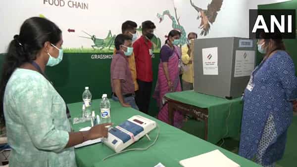 Assembly Elections 2022: యూపీలో ఈ దశే కీలకం.. మూడు రాష్ట్రాల్లో ప్రారంభమైన పోలింగ్..