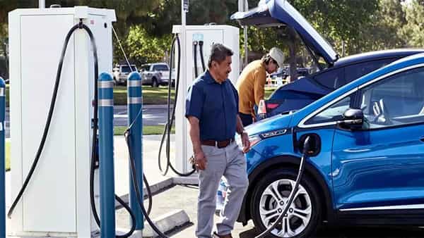 Charging Stations: ఎలక్ట్రిక్ చార్జింగ్ స్టేషన్లకు పెరిగిన డిమాండ్.. హైదరాబాద్ సహా 8 నగరాల్లో రెట్టింపు కానున్న స్టేషన్లు