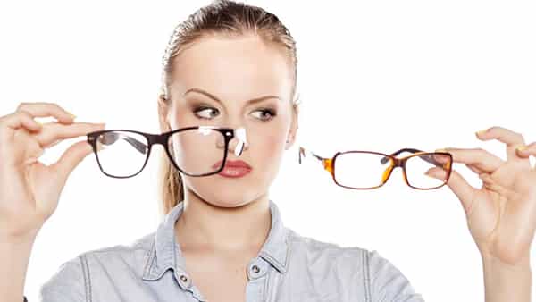 Eye Glasses: కళ్లద్దాలని క్లీన్ చేసేటప్పుడు ఈ తప్పులు చేయకండి.. గ్లాసెస్ పనికిరావు..?