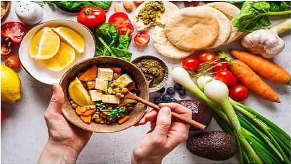 Healthy Diet: ఆరోగ్యంగా, ఫిట్గా ఉండాలంటే ఇలాంటి ఆహారం తీసుకోండి.. అవేంటో తెలుసా..