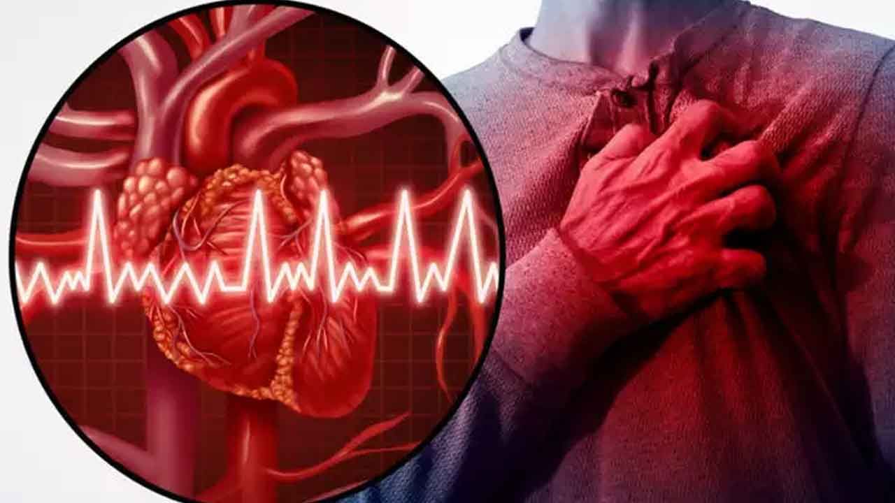 Heart Attack Symptoms: గుండెపోటుకు ముందు కనిపించే సంకేతాలు ఇవే.. ఈ సమయాల్లో జాగ్రత్త