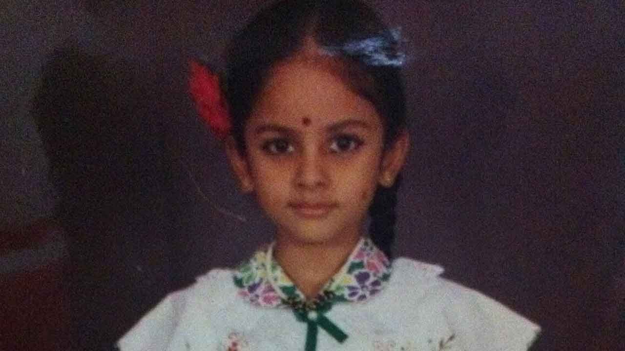 Viral Photo: చీరకట్టులో చామంతి.. పంజాబీ డ్రెస్లో పూబంతి.. ఎవరో గుర్తుపట్టారా..?