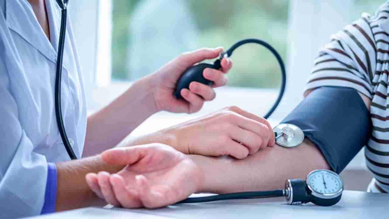 High Blood Pressure: అధిక రక్తపోటుతో ఇబ్బంది పడుతున్నారా.. ఈ 5 పదార్థాలతో చెక్ పెట్టండిలా..