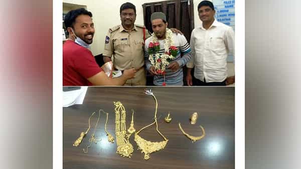Hyderabad News: హైదరాబాద్ యువకుడి నిజాయితీ.. 10 తులాల బంగారంతో..