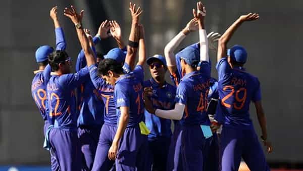 U19 World Cup 2022 Final, Ind vs Eng: టీమిండియా బౌలర్ల దెబ్బకు ఇంగ్లండ్ విలవిల.. వరుసగా వికెట్లు డౌన్..