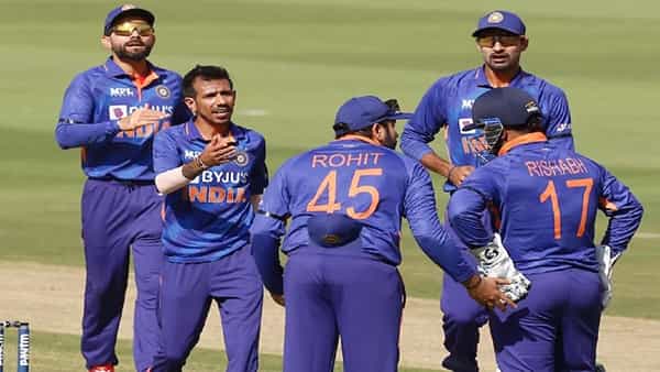 IND vs WI: డేరింగ్ డెసిషన్స్కి కేరాఫ్ అడ్రస్ టీమిండియా సారథి.. చిన్న ఎరతో విండీస్ ఆట కట్టించాడు: దినేష్ కార్తీక్