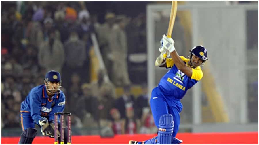 శ్రీలంక-206/7 VS భారత్, 2009: మొహాలీ మైదానంలో భారత్ 211 పరుగులు చేసిన మ్యాచ్లో తొలుత బ్యాటింగ్ చేసి శ్రీలంక 206 పరుగులు చేసింది. ఈ రెండు జట్ల మధ్య ఇది నాలుగో అత్యధిక స్కోరుగా నిలిచింది. (ఫోటో:AFP)