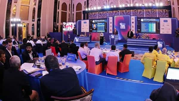 IPL 2022 Auction: మొదలైన క్రికెట్ అభిమానుల పండగ.. తొలిరోజు వేలంలో ఎంతమంది ప్లేయర్లంటే?