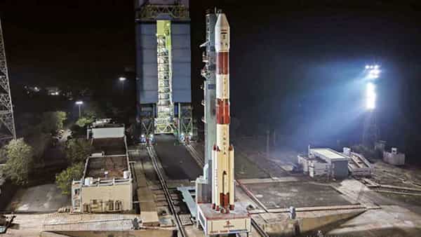 PSLV-C52: నింగిలోకి దూసుకెళ్లిన పీఎస్ఎల్వీ-సీ52 రాకెట్.. ఇస్రో ఈ ఏడాది తొలి ప్రయోగం సక్సెస్..
