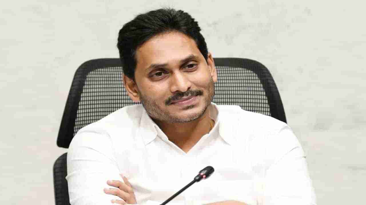 Jagananna Thodu: నేడు జగనన్న తోడు మూడో విడత.. వడ్డీ లేకుండా రుణాలు