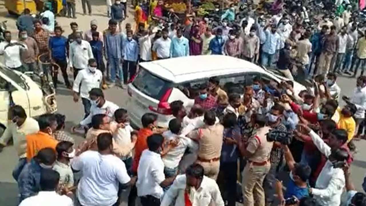 Janagaon news: జనగామలో మళ్లీ ఉద్రిక్తత.. బీజేపీ, టీఆర్ఎస్ నేతల బాహాబాహీ