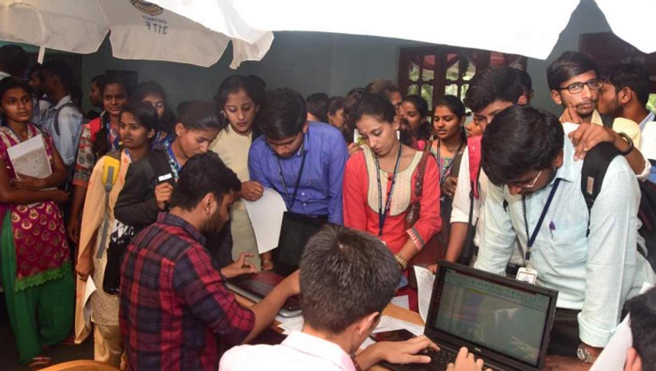 Job Mela: నిరుద్యోగులకు అలర్ట్‌.. ఏపీ స్కిల్‌ డెవలప్‌మెంట్ ఆధ్వర్యంలో నేడు జాబ్‌ మేళా.. 250కిపైగా ఖాళీలు..