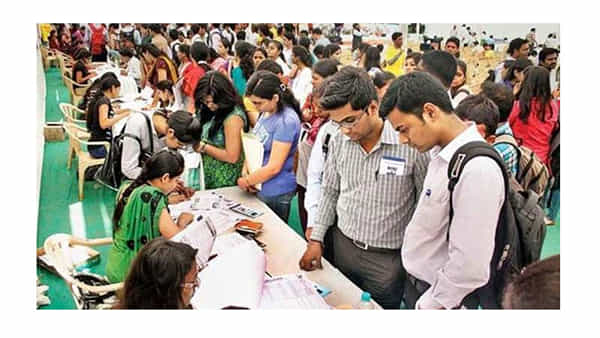 Job Mela: నిరుద్యోగులకు అలర్ట్! తెలంగాణలోని అన్నీ జిల్లాల్లో జాబ్ మేళా.. ఈ తేదీల్లోనే..