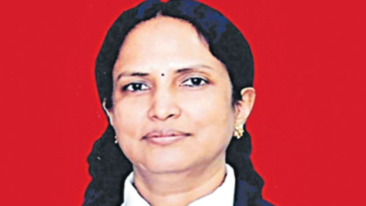 Justice Pushpa Ganediwala: వివాదాస్పద తీర్పుల జడ్జి రాజీనామా.. ఒక రోజు మిగిలి ఉండగానే..