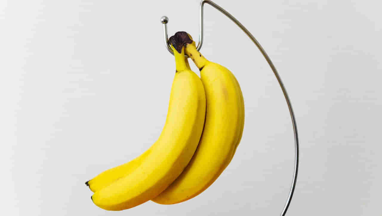 Banana Tips: అరటి పండ్లు త్వరగా పాడవుతున్నాయా.? ఈ టిప్స్‌ పాటించండి, చాలా కాలం ఫ్రెష్‌గా ఉంటాయి..