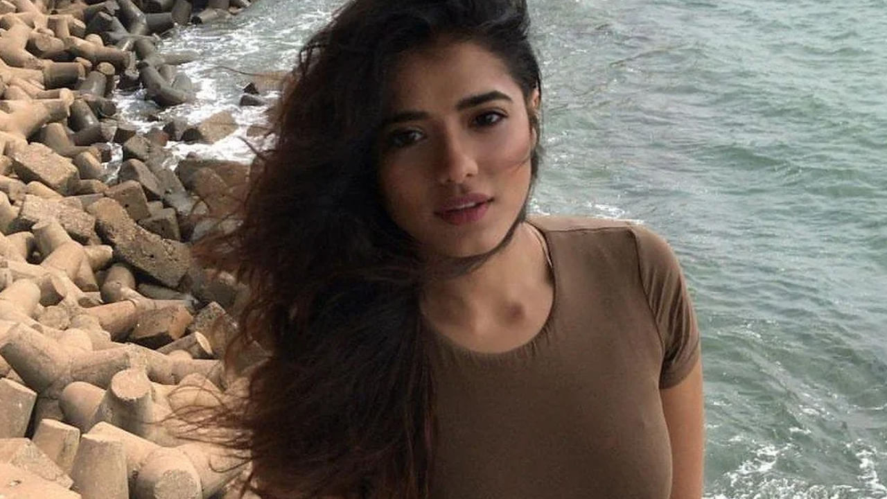   ఒక్క సక్సెస్ పడితే రెండు మూడు సంవత్సరాల పాటు ఈ అమ్మడి జోరు కంటిన్యూ అయ్యే అవకాశం ఉంటుందని అంటున్నారు విశ్లేషకులు. 