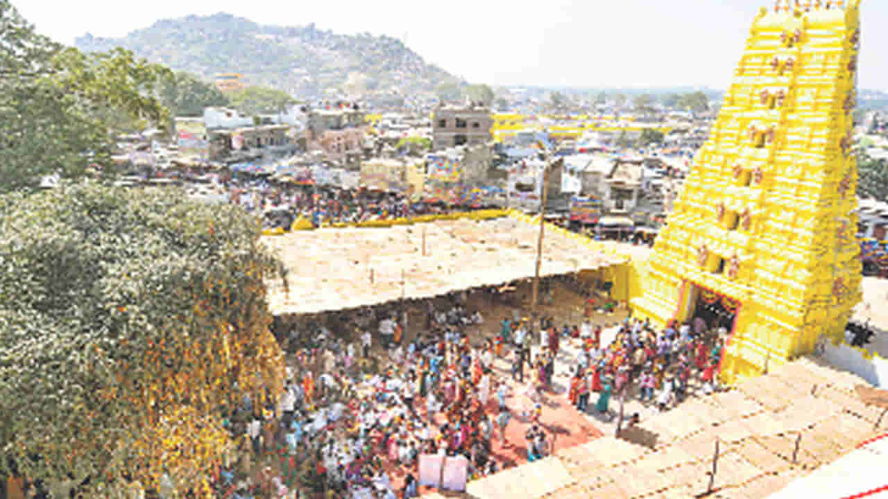 కొమురవెల్లి ఆలయంలో చోరీకి విఫలయత్నం.. పట్టుకుని దేహశుద్ధి చేసిన స్థానికులు.. ట్విస్ట్ ఏంటంటే