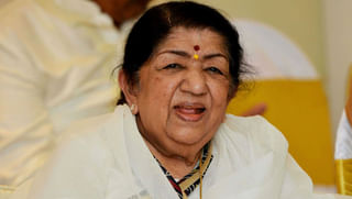 Lata Mangeshkar: గాన కోకిల అత్యున్నత పౌర పురస్కారం భారతరత్న అందుకున్న వేళ.. వైరల్ అవుతోన్న వీడియో..