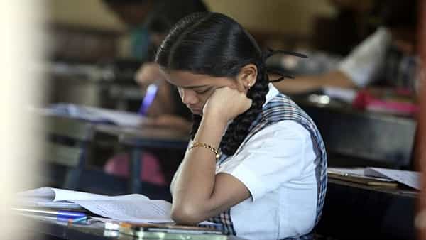 Astro News: మీ పిల్లలు ఎంత చదివినా పరీక్షల్లో మరిచిపోతున్నారా.. జ్యోతిష్యం ప్రకారం మెమరీ పవర్ కోసం ఇలా చేయండి..?