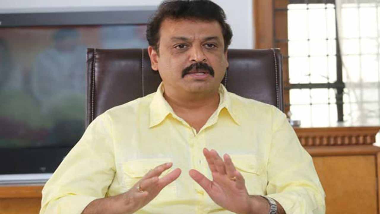 VK Naresh: సీఎం జగన్‏తో సినీ ప్రముఖుల భేటీపై స్పందించిన నటుడు నరేష్.. అభినందనీయం అంటూనే..