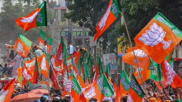 UP Elections 2022: యూపీలో మళ్లీ పాత నినాదాన్నే నమ్ముకున్న కమల దళం.. ఆ వ్యూహంతో ముందుకు