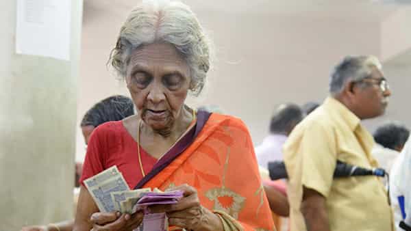 Pensioners: పెన్షనర్లకి అలర్ట్.. ఈ రెండు విషయాలలో మార్పులు గమనించారా..!