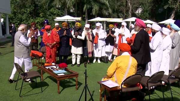 PM Modi: ఎన్నికలకు ముందు సిక్కులతో ప్రధాని మోడీ సమావేశం.. వ్యూహం ఫలించేనా..?