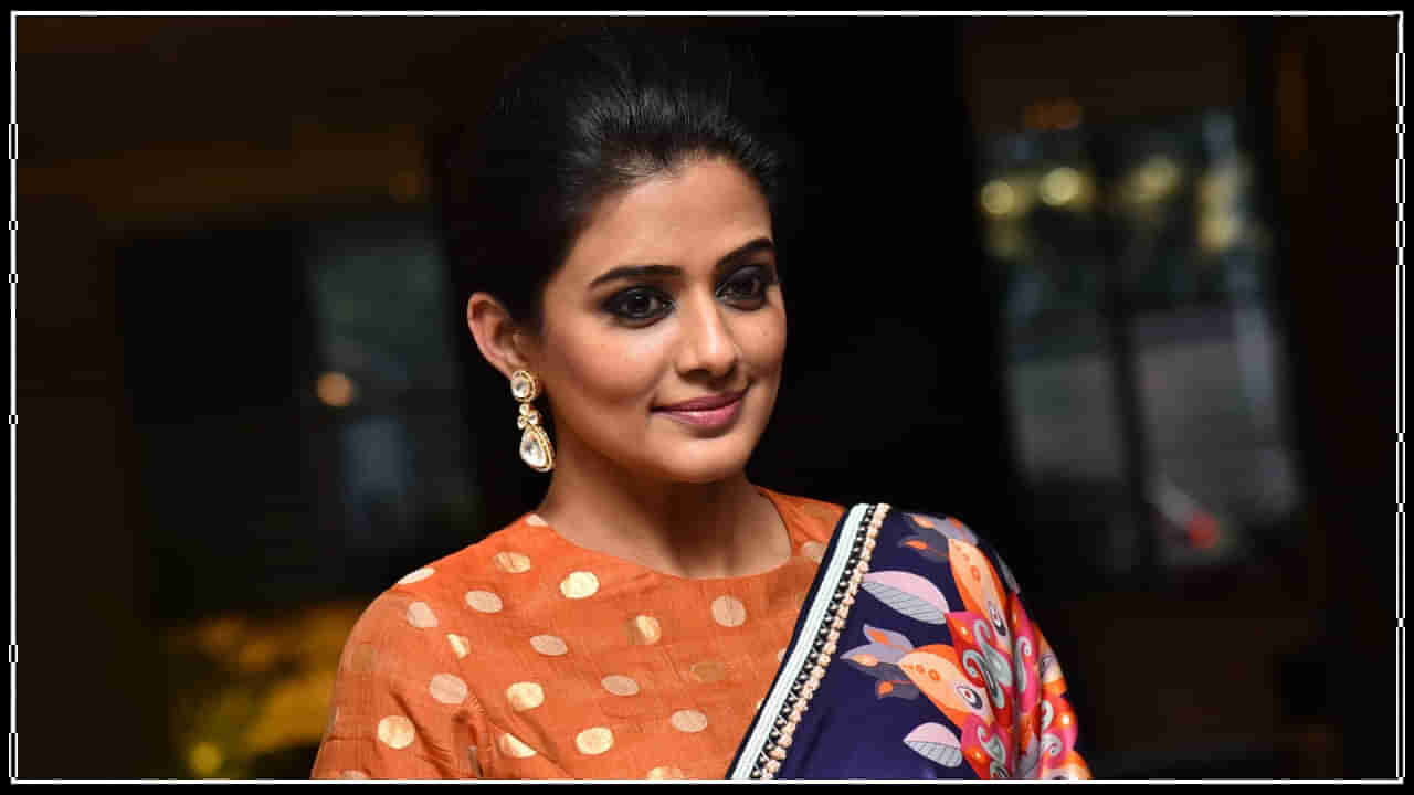 Priyamani: యూట్యూబ్ చూడను.. కామెంట్స్ పట్టించుకోను.. ఆసక్తికర కామెంట్స్ చేసిన ప్రియమణి..