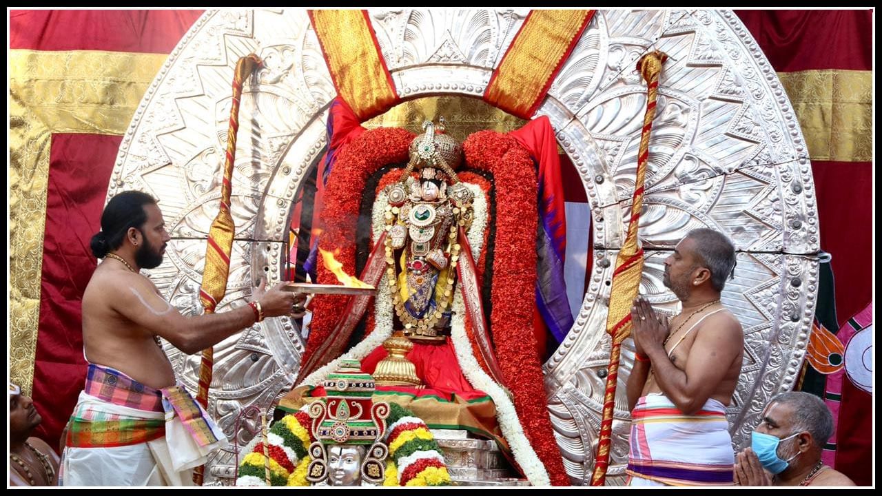 ఘనంగా రధసప్తమి వేడుకలు.. సూర్యప్రభ వాహనంపై శ్రీవారు ఫొటోస్