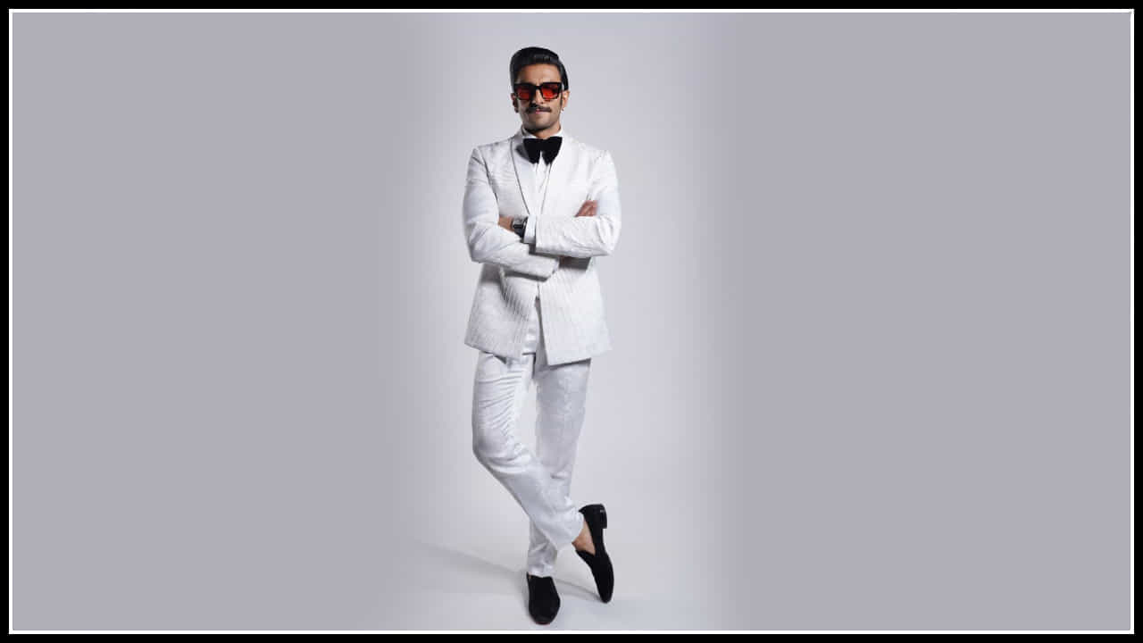 Ranveer Singh: స్టైలీష్ లుక్లో అట్రాక్ట్ చేస్తోన్న బాలీవుడ్ స్టార్ హీరో.. రణ్ వీర్ సింగ్ లేటేస్ట్ ఫోటోస్ వైరల్..