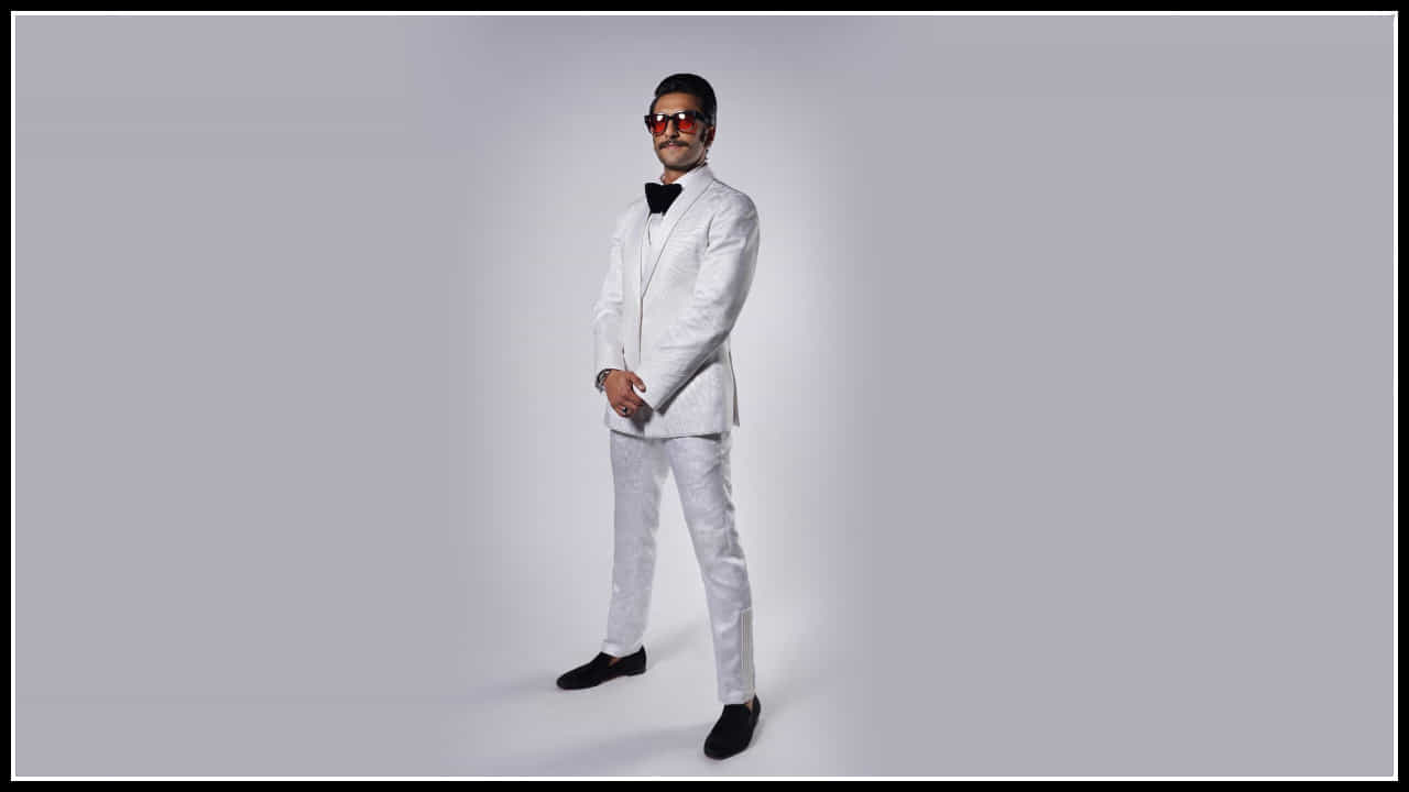 Ranveer Singh: స్టైలీష్ లుక్లో అట్రాక్ట్ చేస్తోన్న బాలీవుడ్ స్టార్ హీరో.. రణ్ వీర్ సింగ్ లేటేస్ట్ ఫోటోస్ వైరల్..
