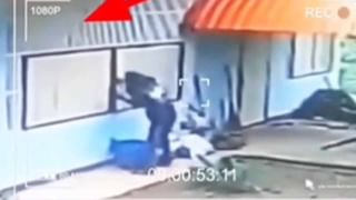 Viral Video: శునకానికి హారతి పట్టిన సోసైటీ వాసులు.. ‘విస్కీ’ స్టోరీ విని ఆశ్చర్యపోతున్న నెటిజనం.. ఏమైందంటే..?