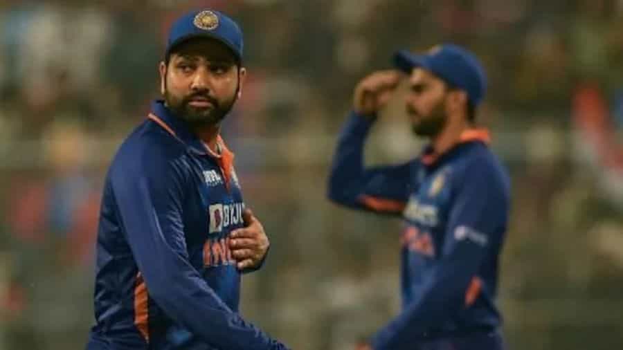 టైమ్స్ ఆఫ్ ఇండియా నివేదిక ప్రకారం, జులైలో, ఇంగ్లండ్తో టీమిండియా సిరీస్ ఆడనుంది. అదే సమయంలో ఐర్లాండ్తో కూడా సిరీస్ ఆడనుంది. ఐర్లాండ్లో టీమ్ ఇండియా ఏకైక టీ20 మ్యాచ్ ఆడనుంది. టీమిండియా మరో జట్టును ఐర్లాండ్కు పంపే అవకాశం ఉంది. సీనియర్ జట్టు ఇంగ్లాండ్లోనే ఉంటుంది. (PC-BCCI)