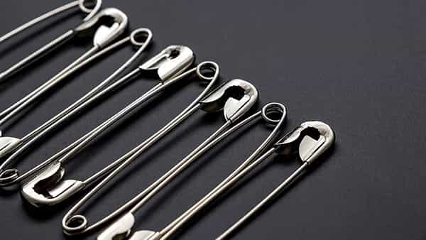 Safety Pin: సేఫ్టీ పిన్ భద్రత కోసం తయారు చేయబడిందా..? దీనిని ఎవరు కనిపెట్టారు..?