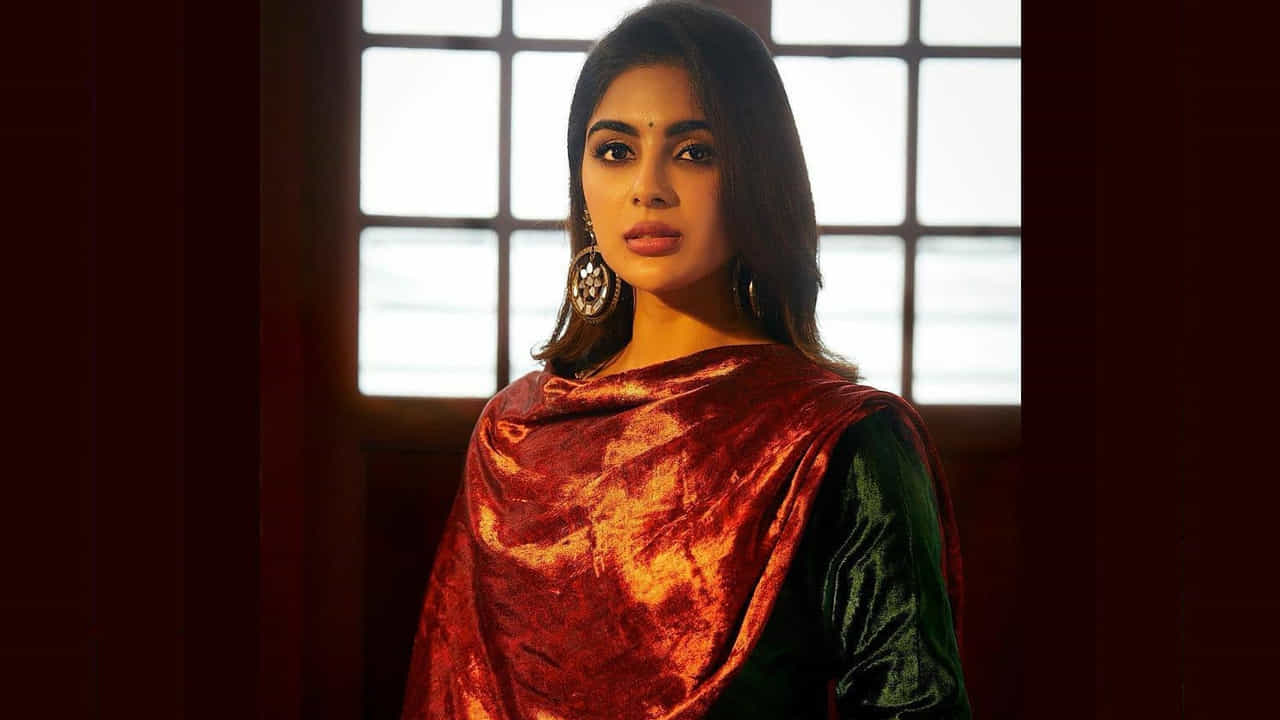 ఆమె తొలిచిత్రంగా 'భీమ్లా నాయక్' తాజాగా ప్రేక్షకుల ముందుకు వచ్చింది.