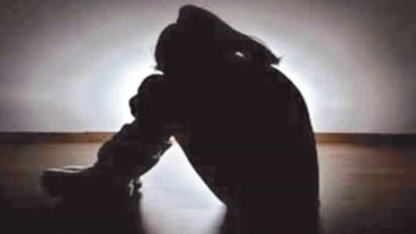 Vijayawada Crime: సవతి తండ్రి కర్కశత్వం.. వరసకు కూతురైన బాలికతో..