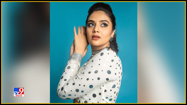 Sreemukhi New Photos. Credit by:Sreemukhi/Instagram