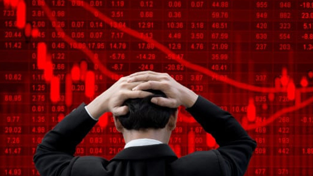 Stock Market Crash: భారీ నష్టాల్లో స్టాక్ మార్కెట్లు.. సూచీలు ఎన్ని పాయింట్లు పడ్డాయంటే..