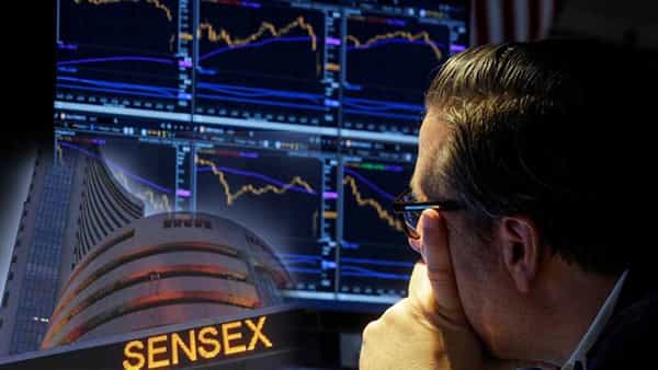 Stock Market: వరుస లాభాలకు బ్రేక్.. నష్టాల్లో ముగిసిన స్టాక్ మార్కెట్లు.. సెన్సెక్స్ 709, నిఫ్టీ 208 పాయింట్లు డౌన్..