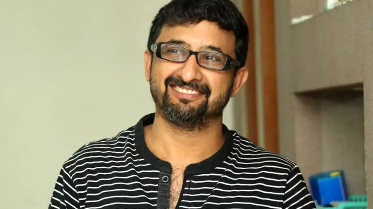 Director Teja: అందమైన ప్రేమకథతో రానున్న దర్శకుడు తేజ.. ఆకట్టుకుంటున్న పోస్టర్..