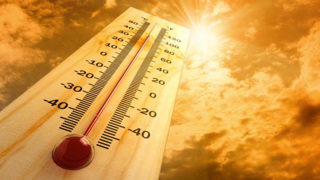 High temperatures: తెలుగు రాష్ట్రాల్లో భానుడి భగభగలు.. బయటకు వచ్చేందుకు జంకుతున్న జనం